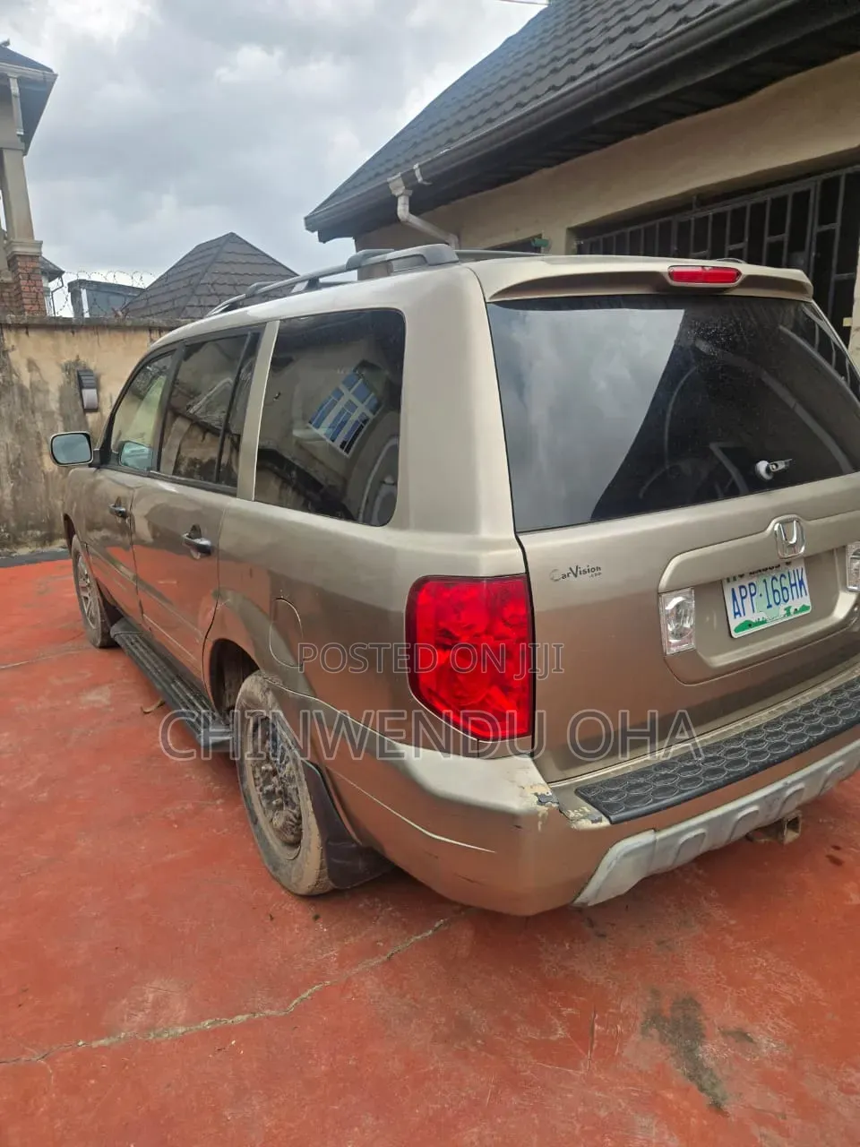 Honda Pilot 2004 Gold