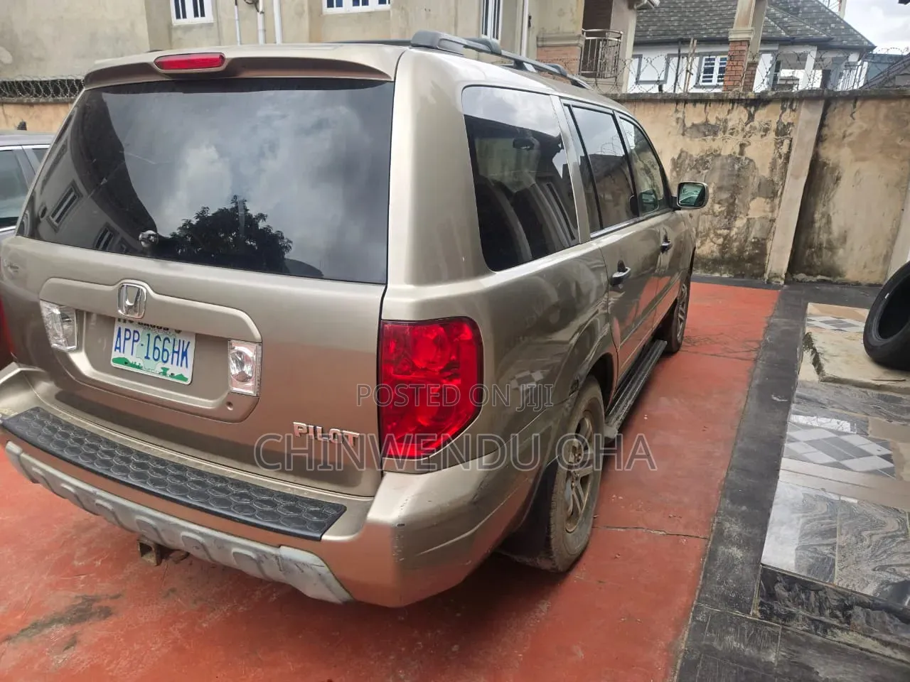 Honda Pilot 2004 Gold