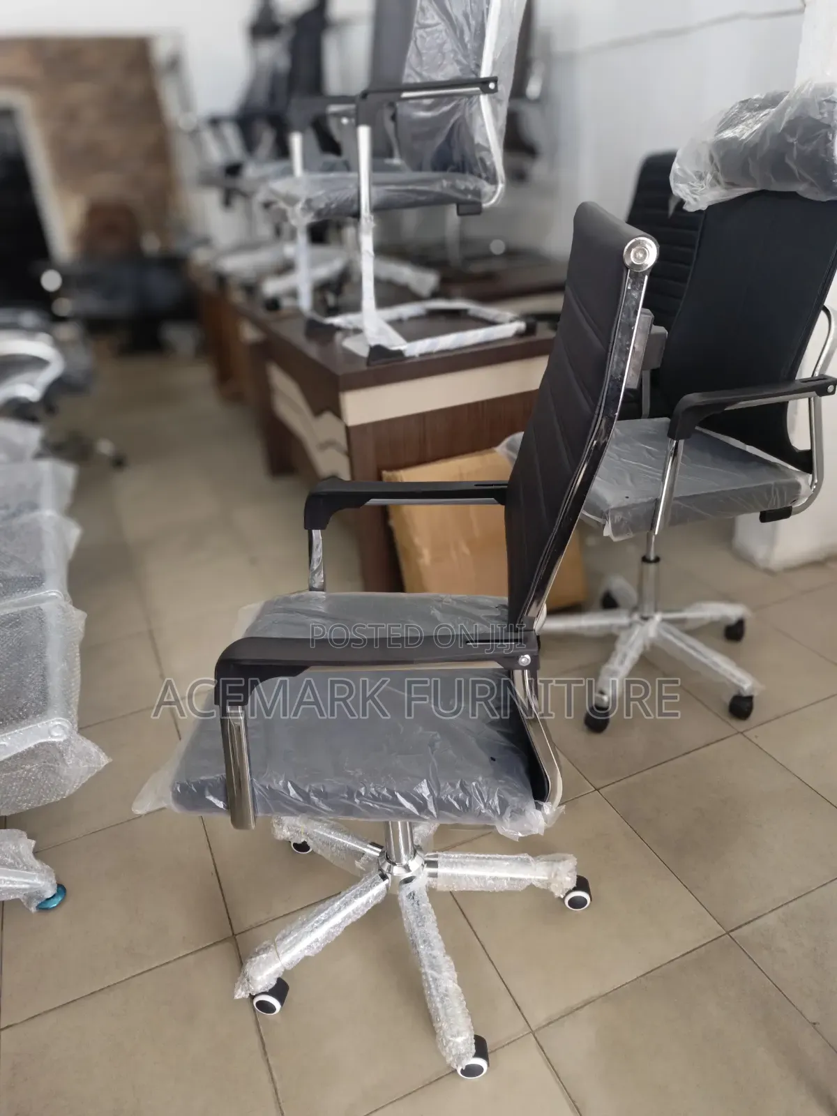 Office Chair (Straight Line Design)