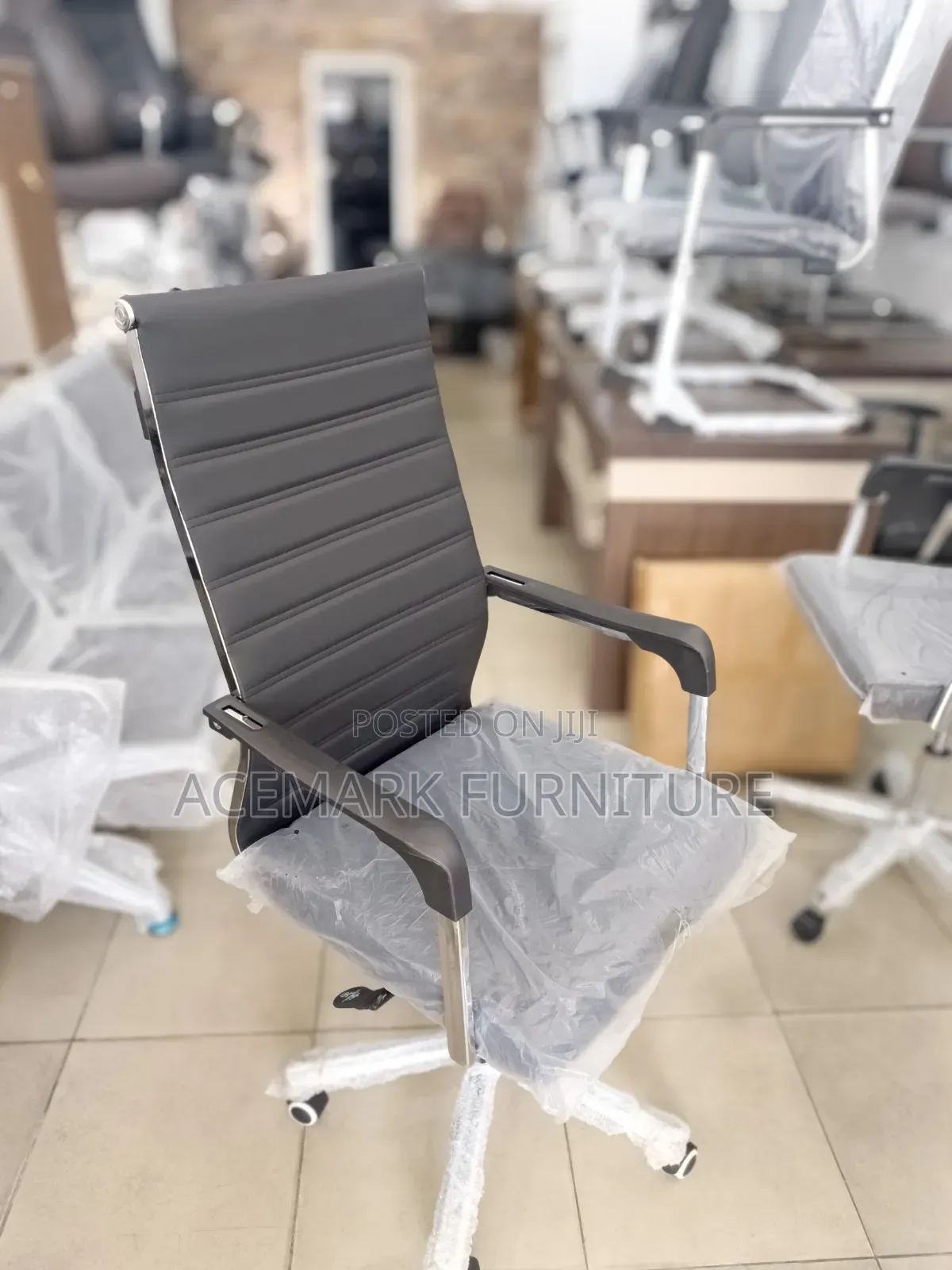 Office Chair (Straight Line Design)