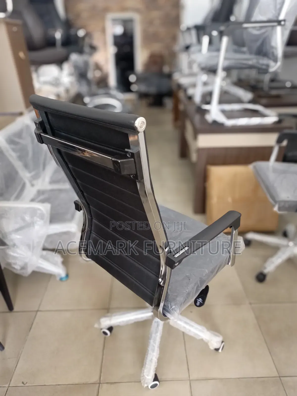 Office Chair (Straight Line Design)
