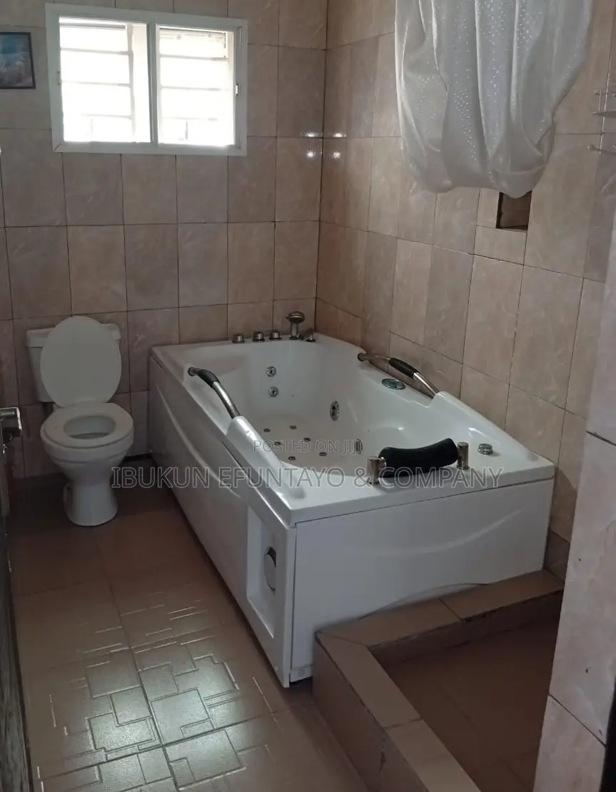 3bdrm Townhouse/Terrace in Horizon 2, Ikate for sale