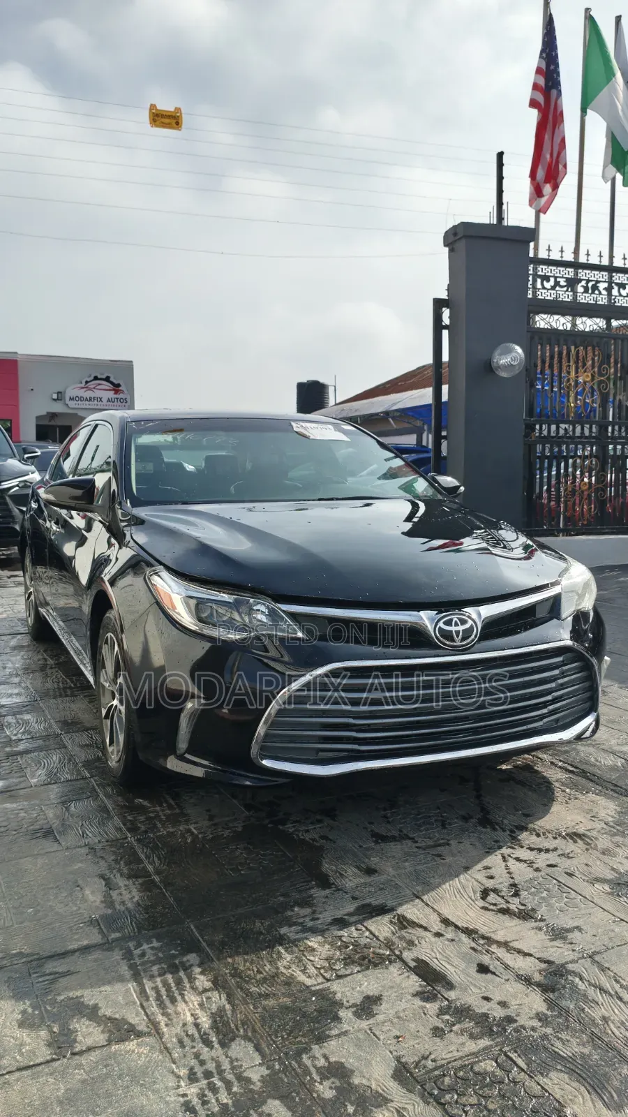 Toyota Avalon XLE Sedan FWD (3.5L 6cyl 6A) 2017 Black