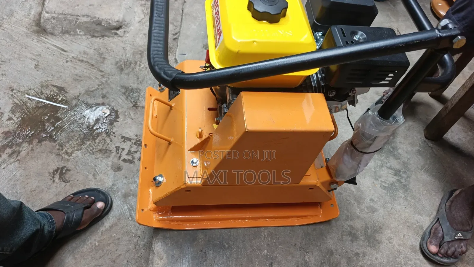 Vibratory Plate Compactor C-90Honda GX200 Petrol Engine.