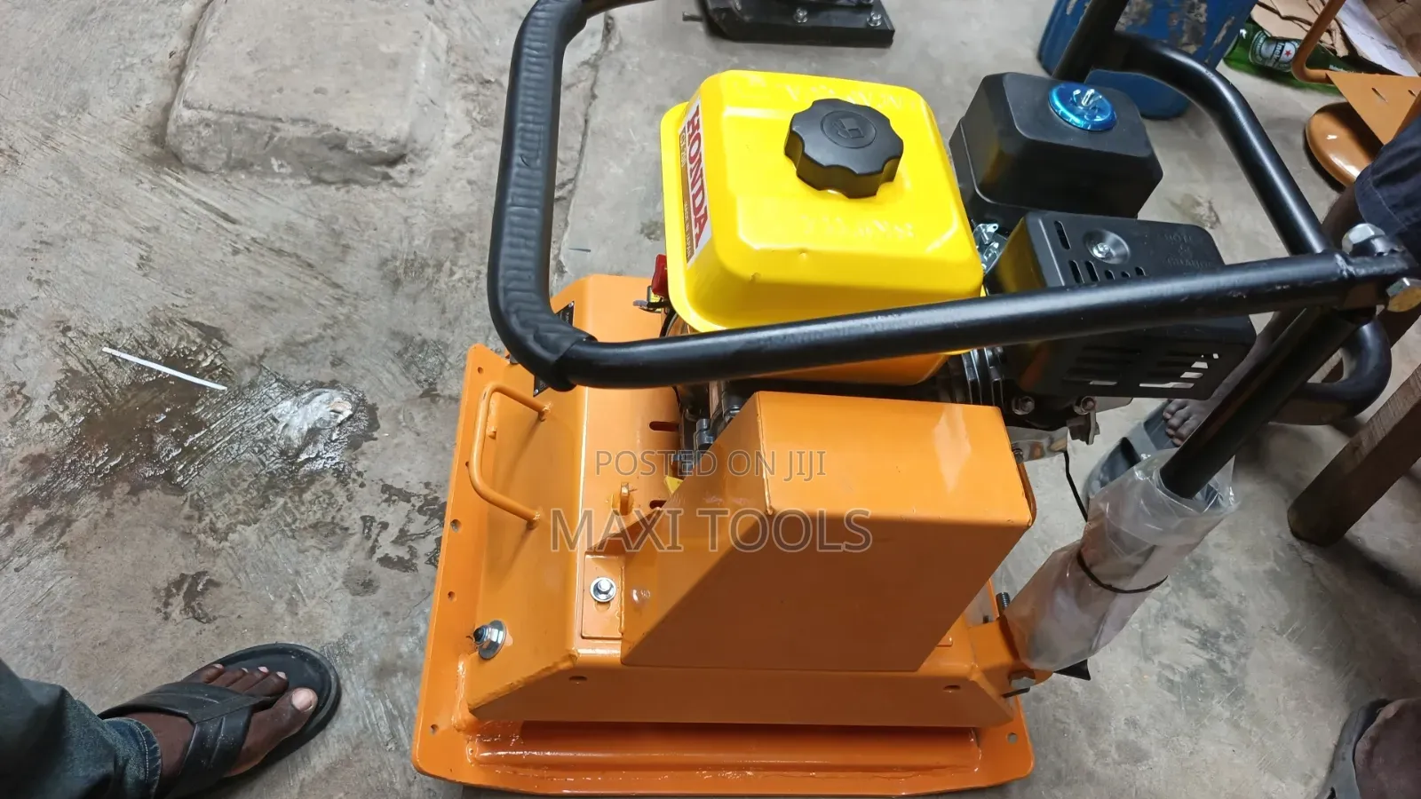Vibratory Plate Compactor C-90Honda GX200 Petrol Engine.