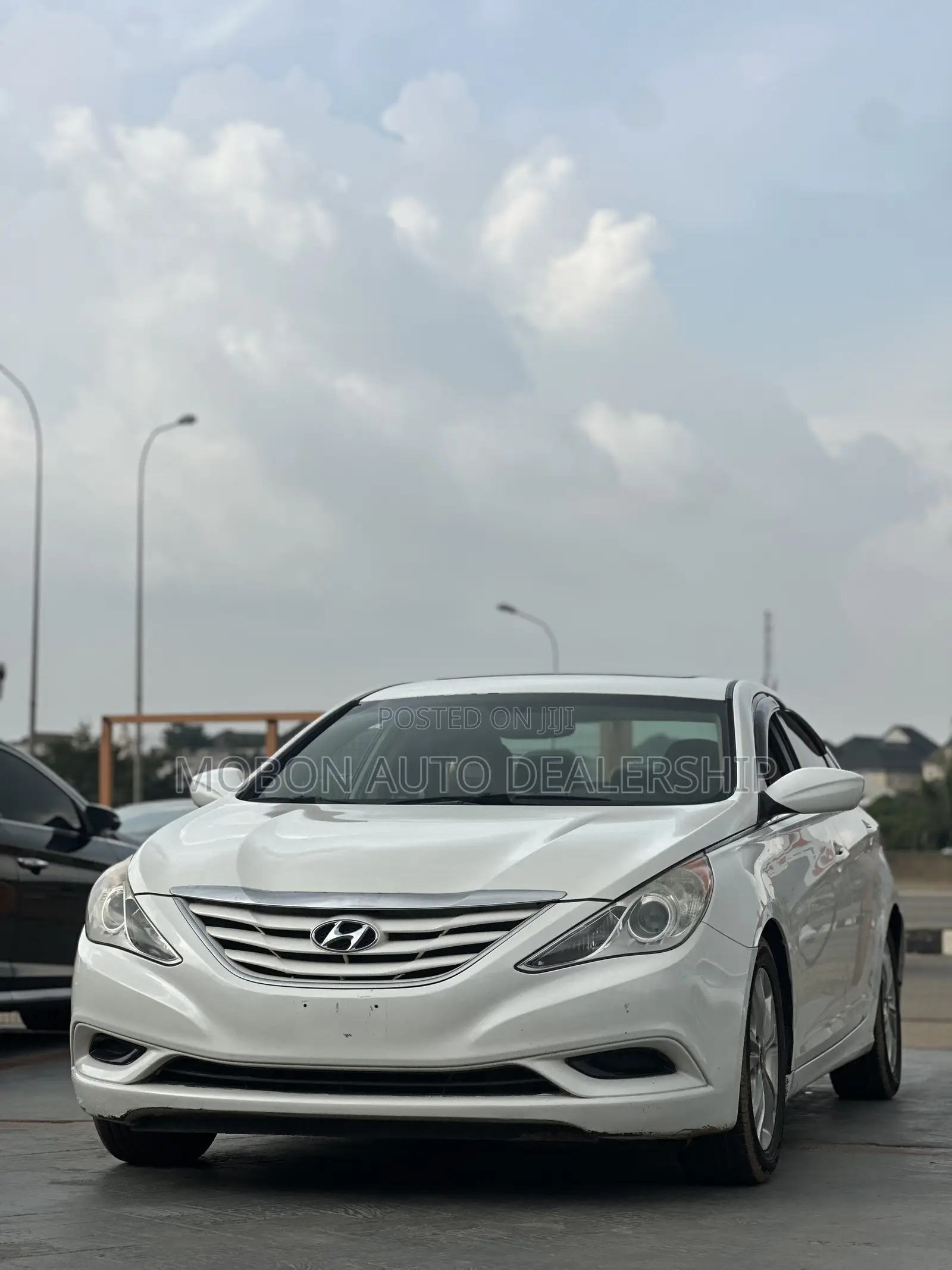 Hyundai Sonata Limited Sedan FWD (2.4L 4cyl 5A) 2010 White