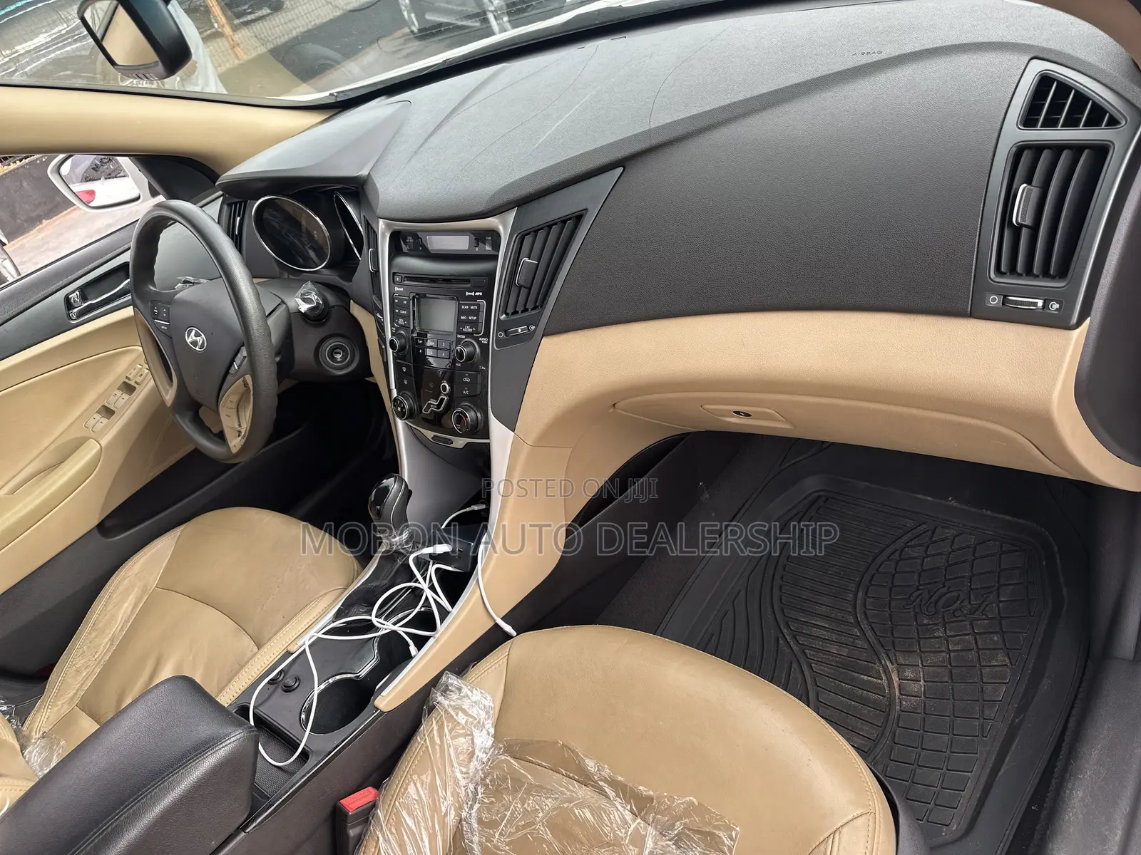 Hyundai Sonata Limited Sedan FWD (2.4L 4cyl 5A) 2010 White