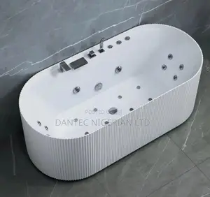 White Luxury Jacuzzi Bath Tub