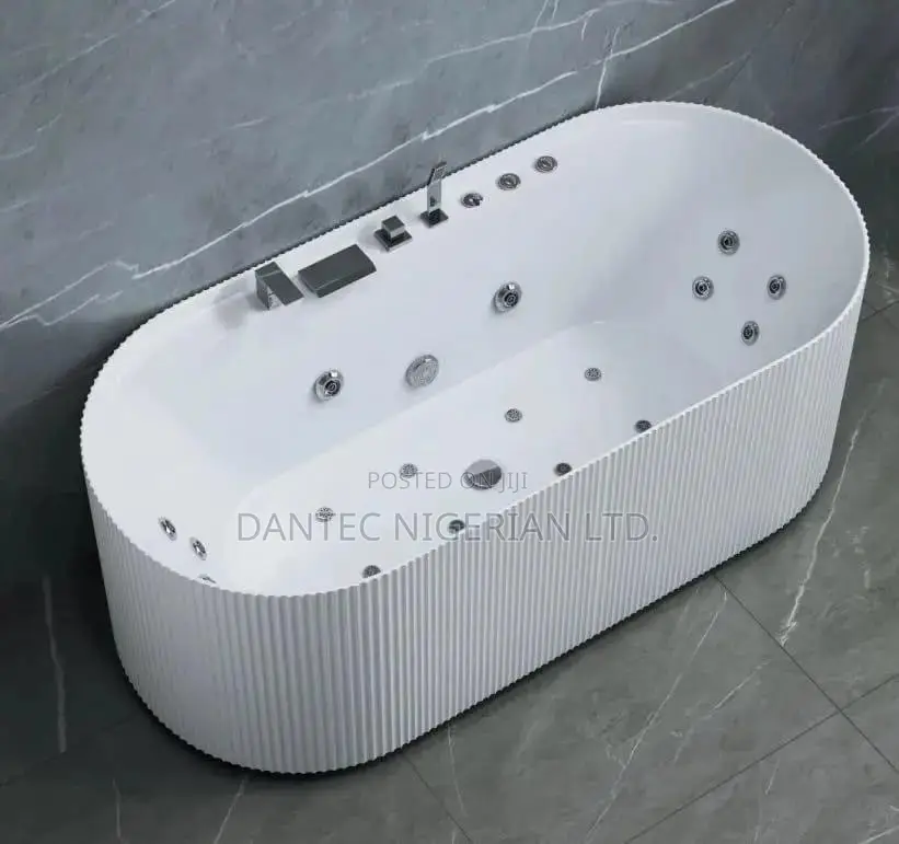 White Luxury Jacuzzi Bath Tub