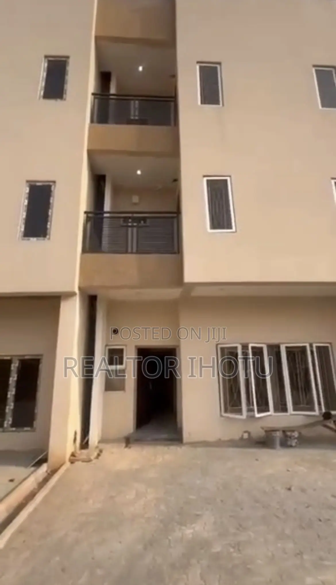 4bdrm Duplex in Kaura for sale