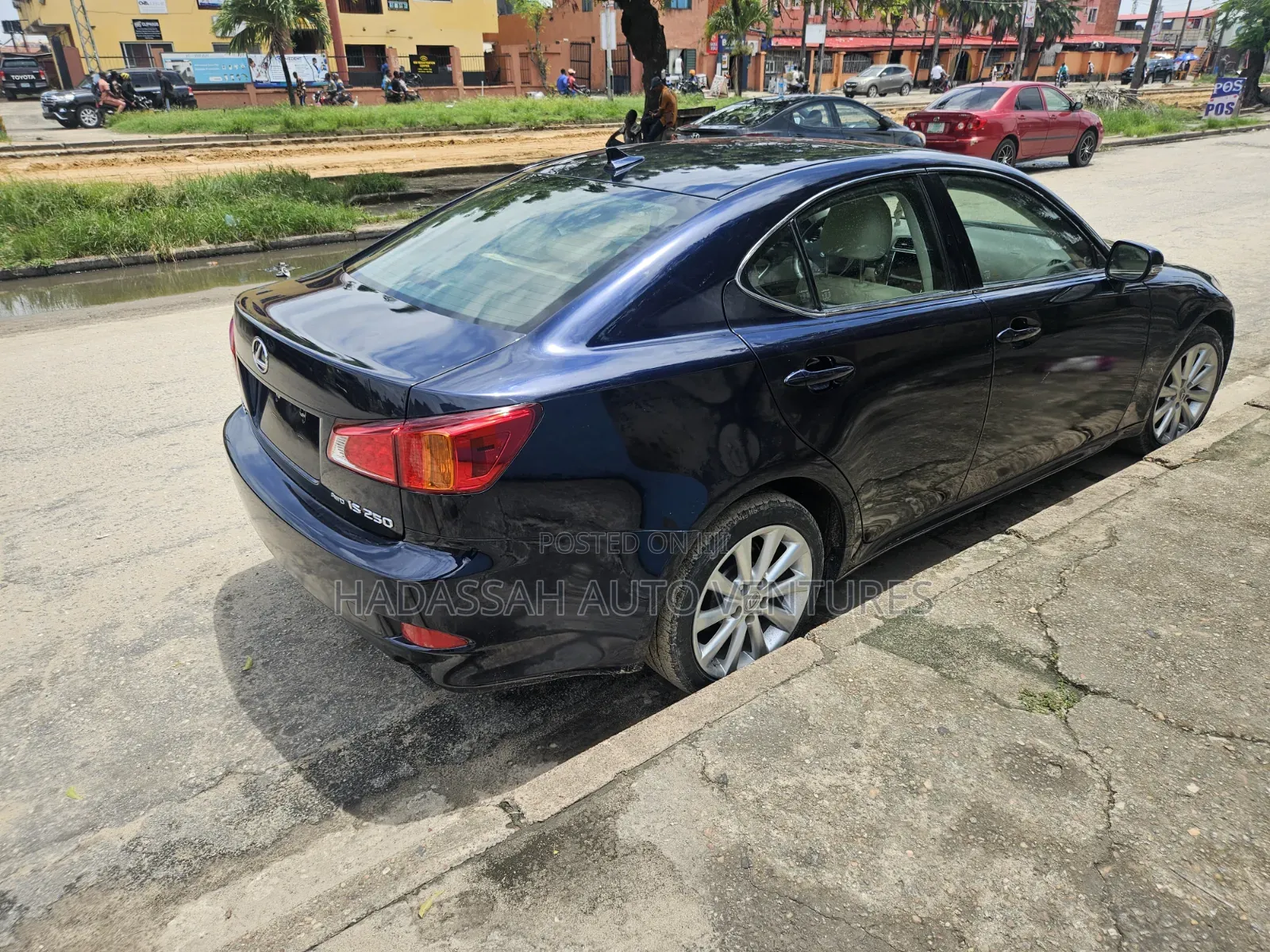 Lexus IS 2012 Blue