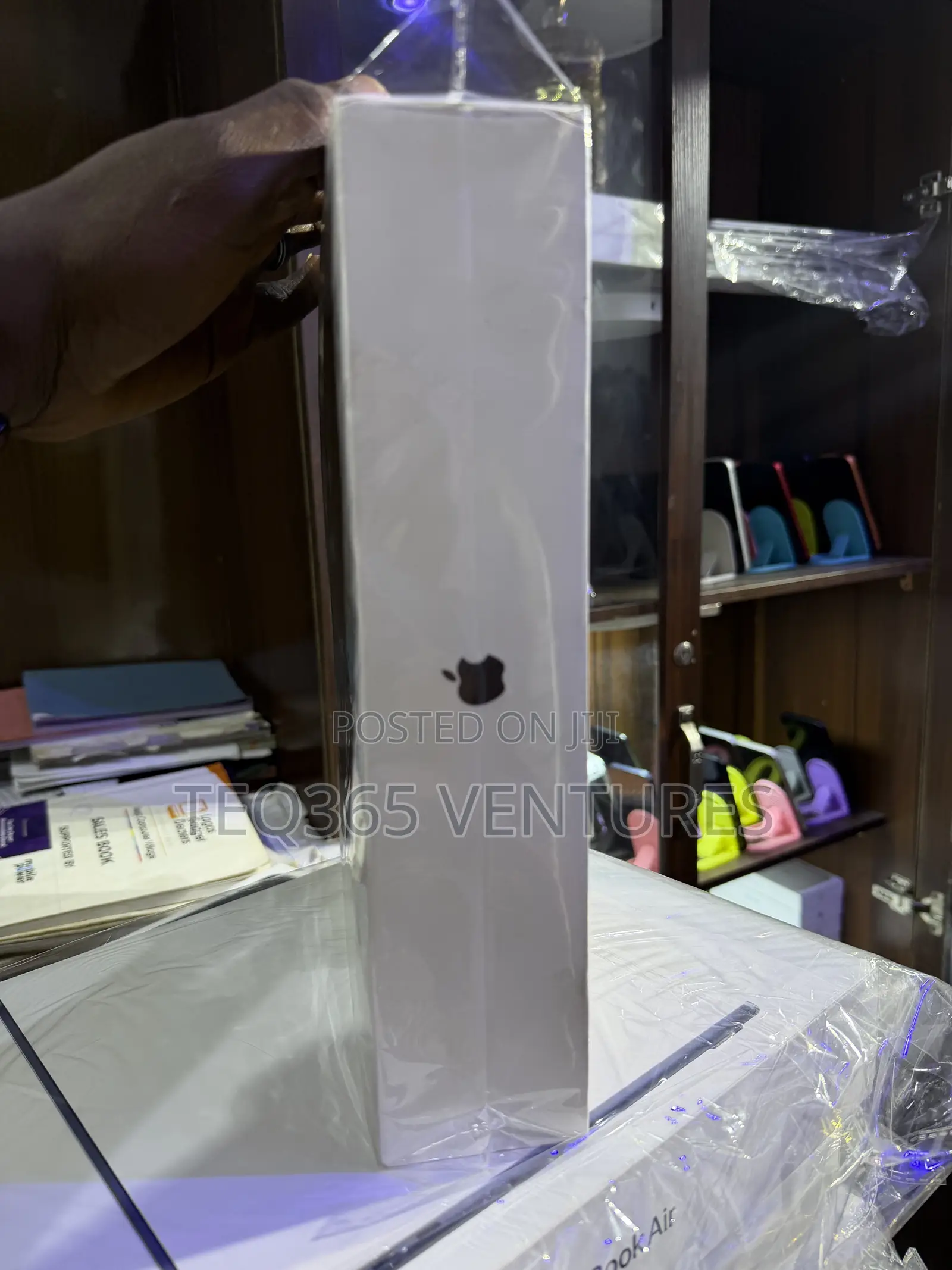 New Laptop Apple MacBook Pro 2026 M5 Max 36GB Apple M5 Max SSD 2T