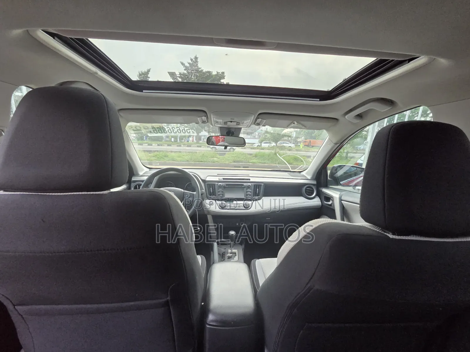 Toyota RAV4 XLE 4dr SUV AWD (2.5L 4cyl 6A) 2018 Red