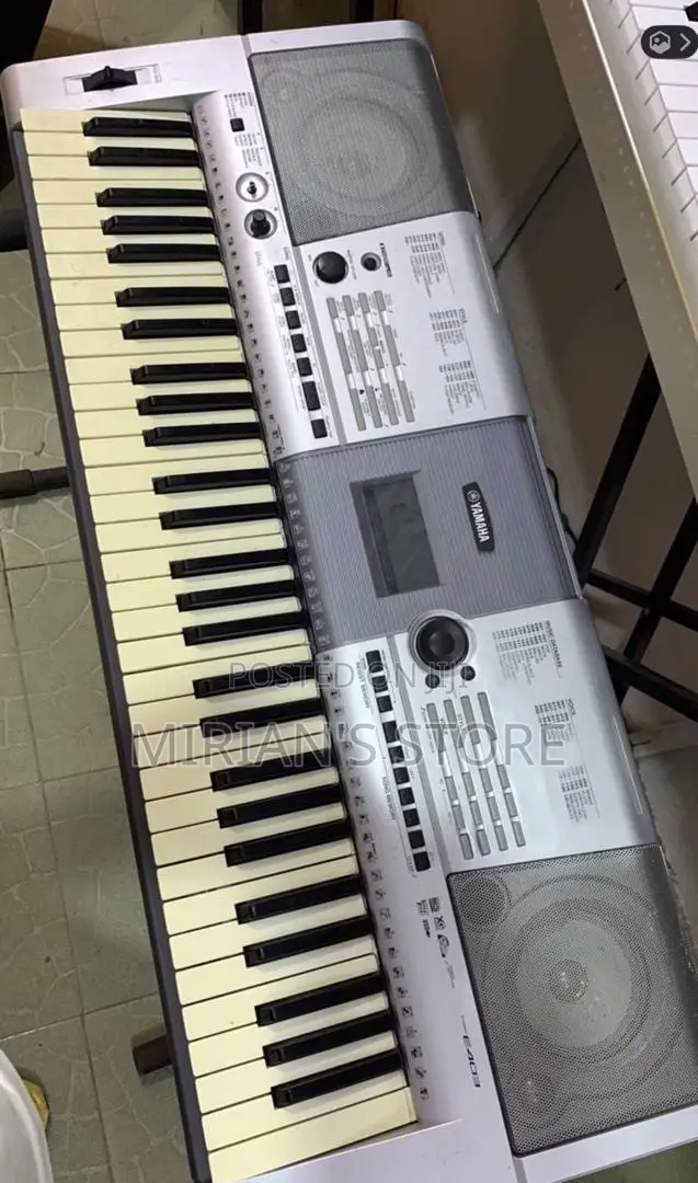 Direct UK Used Yamaha PSR-E403 61-Key Portable Keyboard