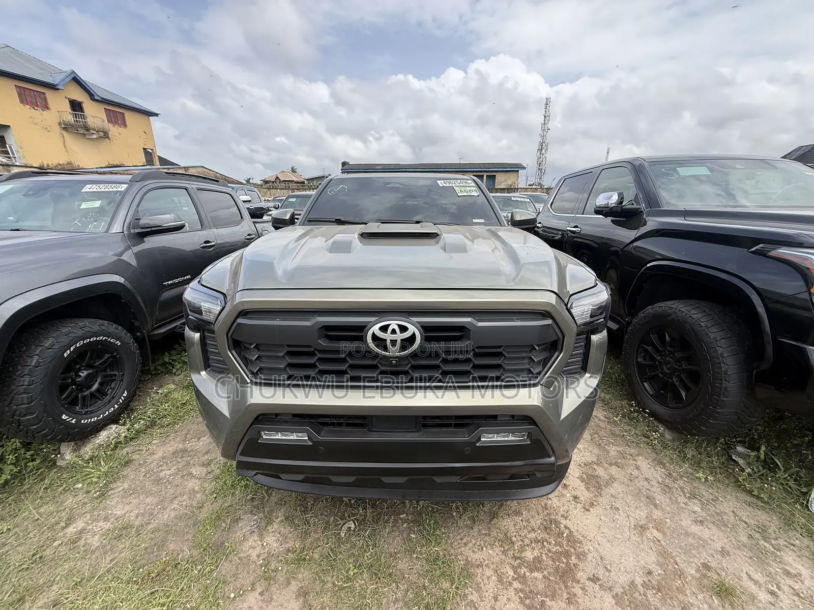 Toyota Tacoma Limited Double Cab 4WD 5.0 ft. SB 2025 Gold