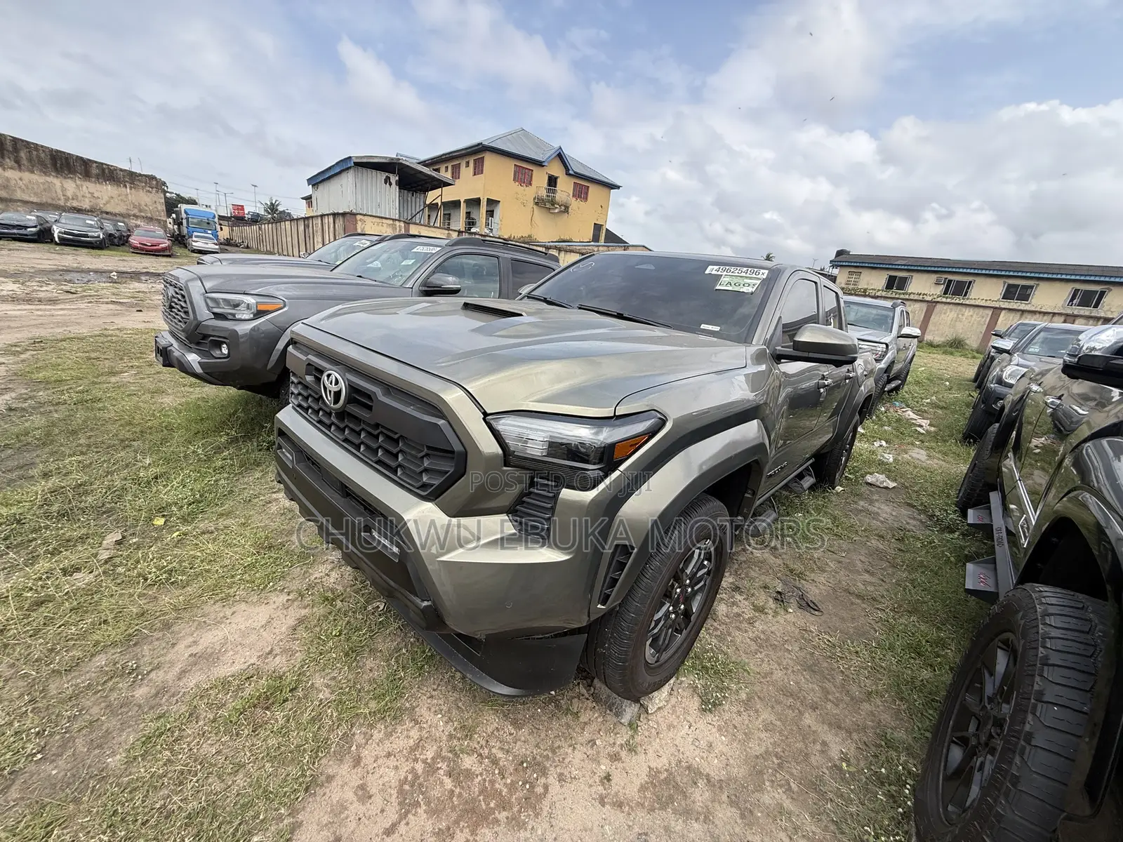 Toyota Tacoma Limited Double Cab 4WD 5.0 ft. SB 2025 Gold