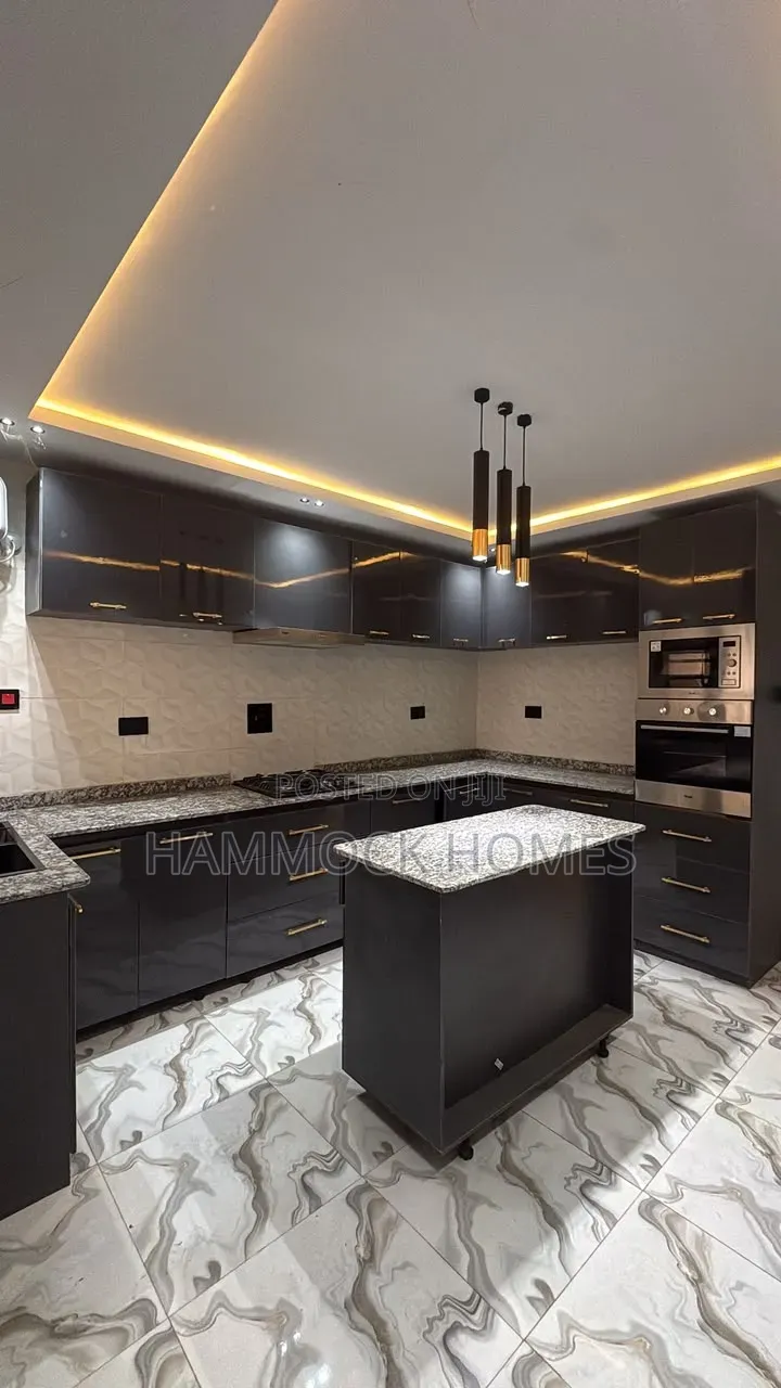 4bdrm Duplex in Emmanuel Estate, Jericho for sale