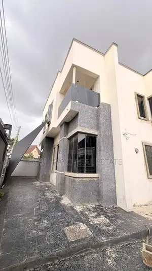 4bdrm Duplex in Carlton Gate Estate, Akobo for sale