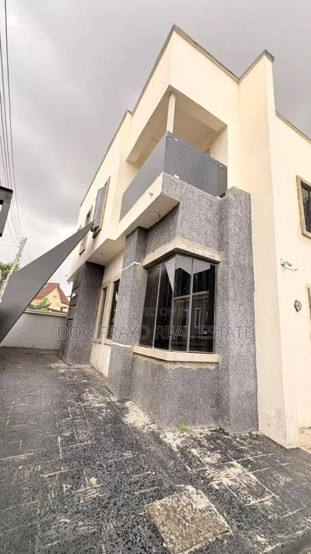 4bdrm Duplex in Carlton Gate Estate, Akobo for sale