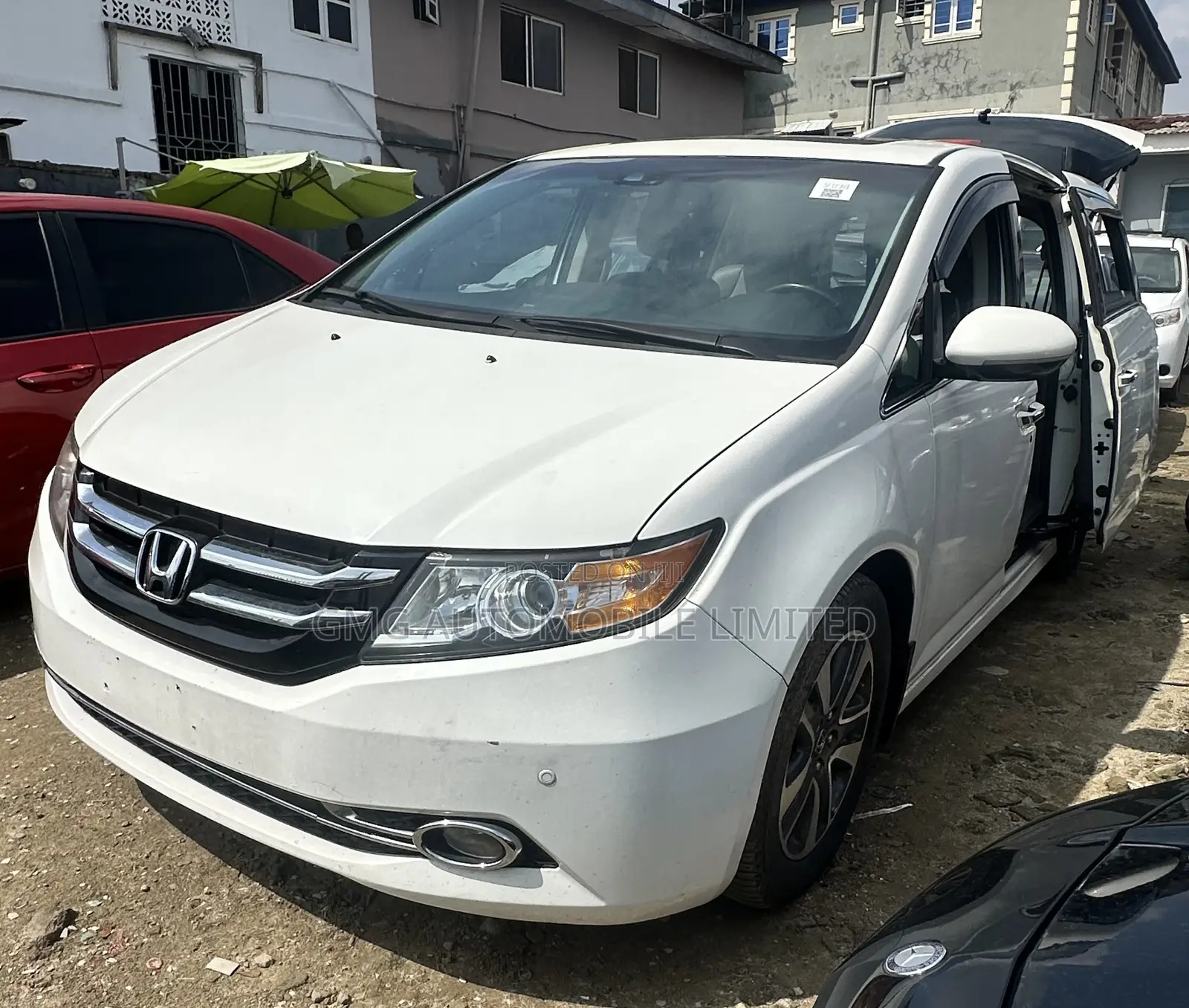 Honda Odyssey Touring 4dr Minivan (3.5L 6cyl 6A) 2014 White