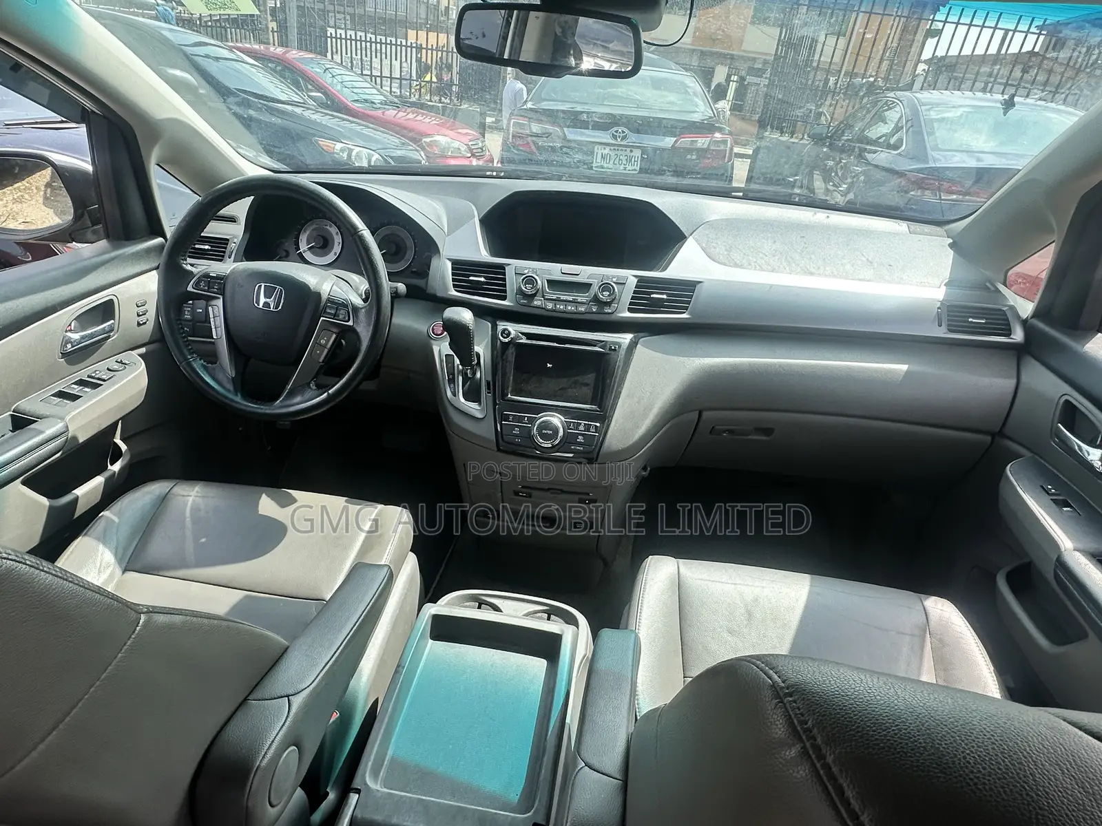 Honda Odyssey Touring 4dr Minivan (3.5L 6cyl 6A) 2014 White