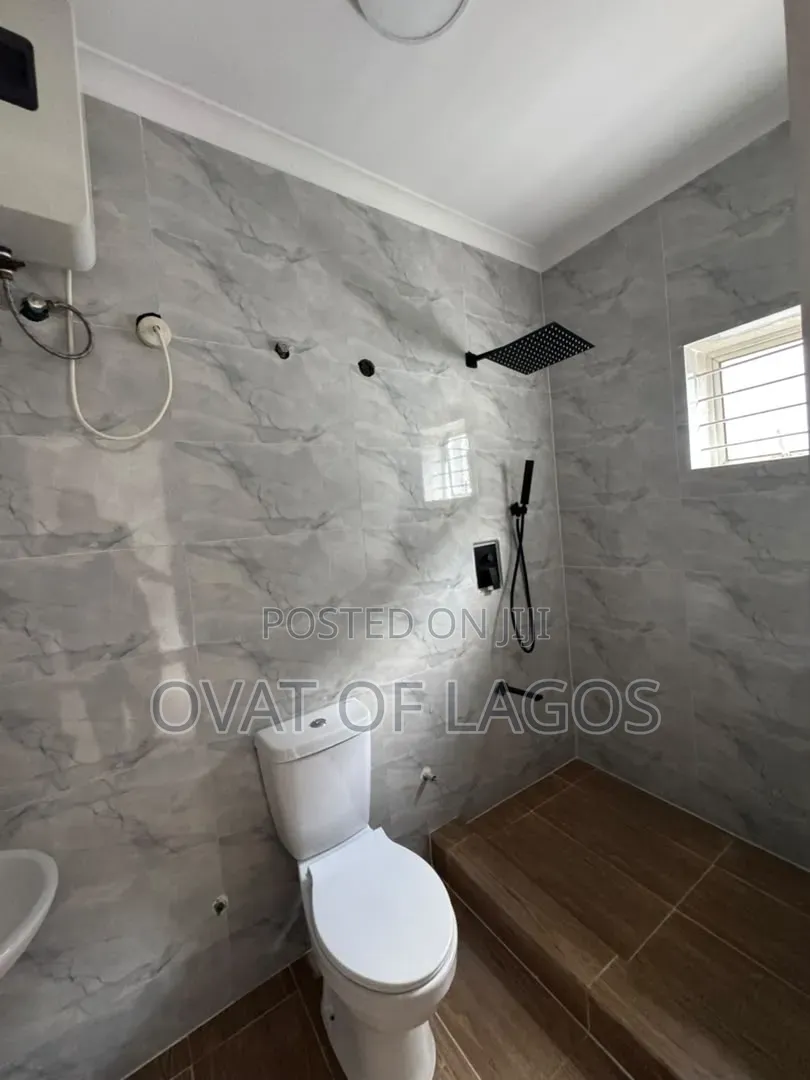 4bdrm Duplex in Lekki Phase 1 for rent