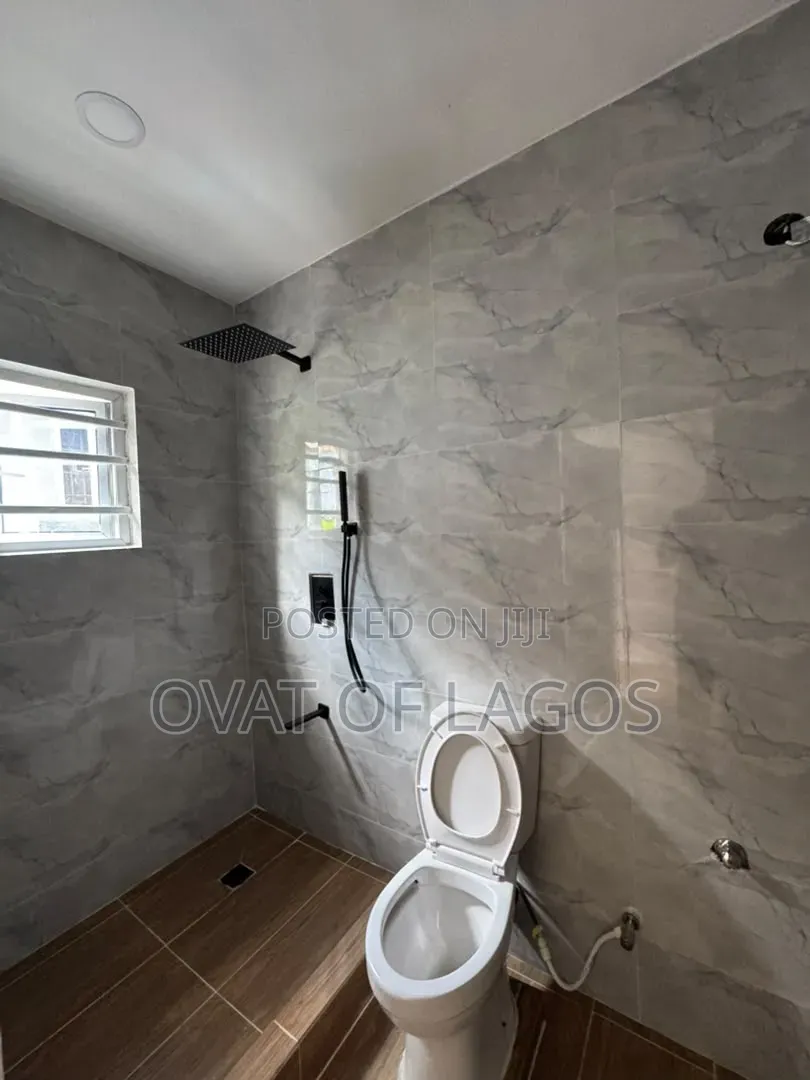 4bdrm Duplex in Lekki Phase 1 for rent