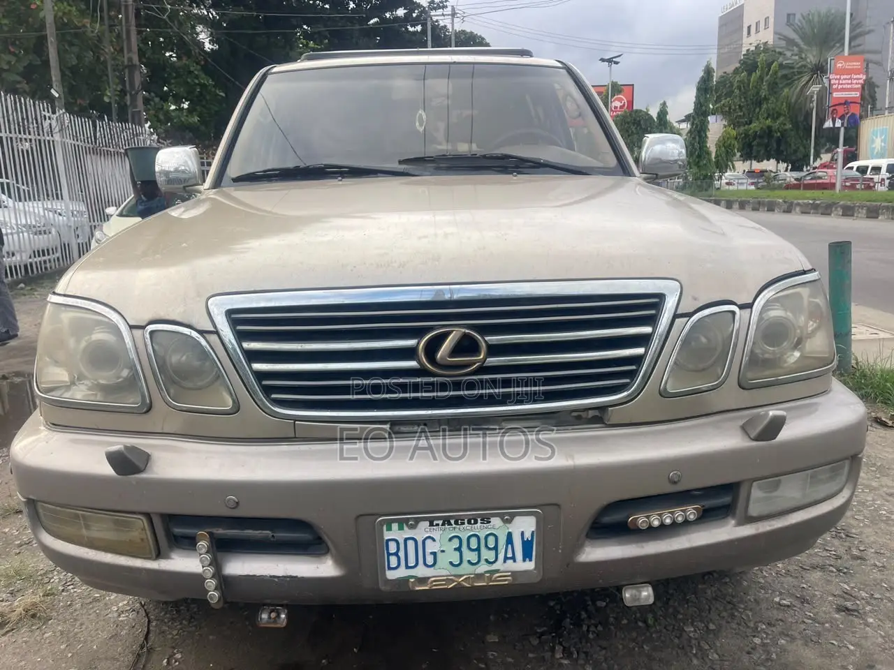 Lexus LX 470 AWD 2000 Gold