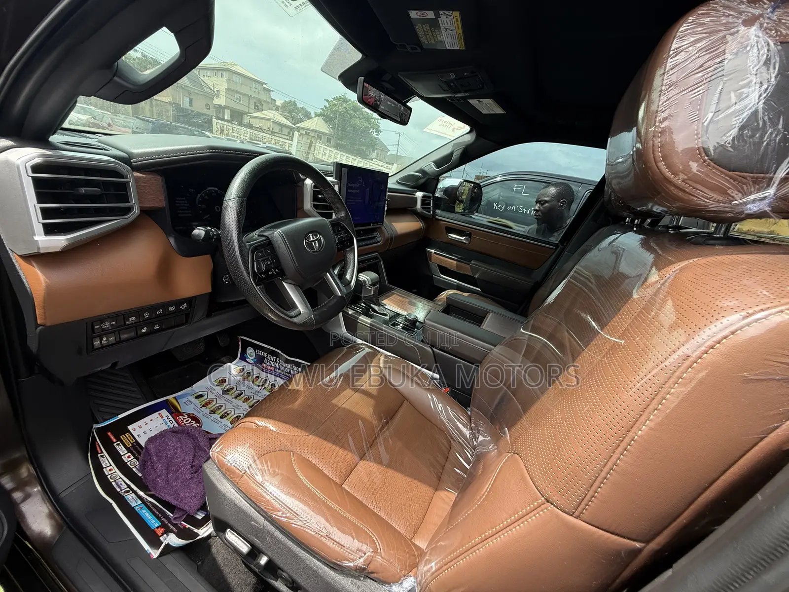 Toyota Tundra Platinum CrewMax 6.5' Bed 2023 Gold
