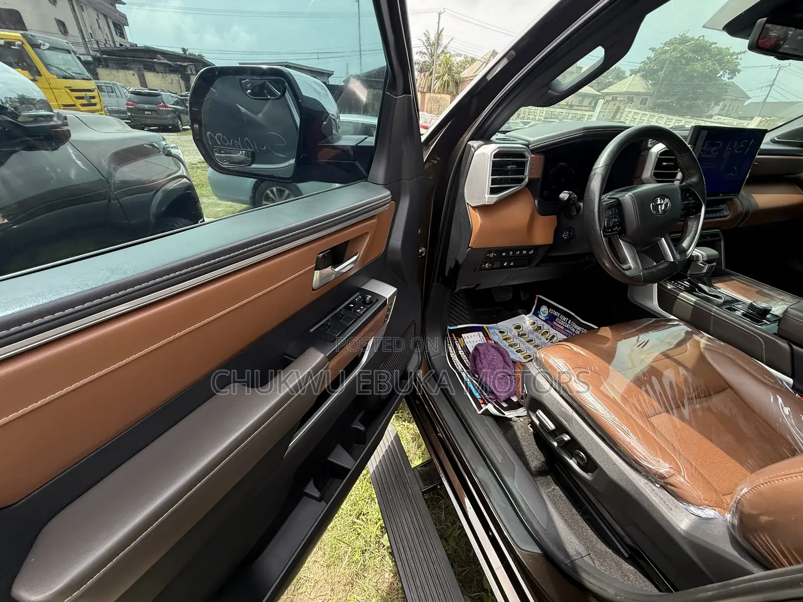 Toyota Tundra Platinum CrewMax 6.5' Bed 2023 Gold