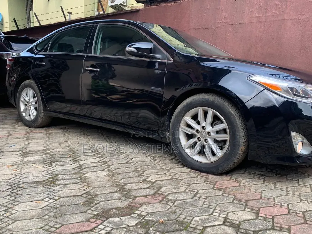 Toyota Avalon Limited 4dr Sedan (3.5L 6cyl 6A) 2015 Black