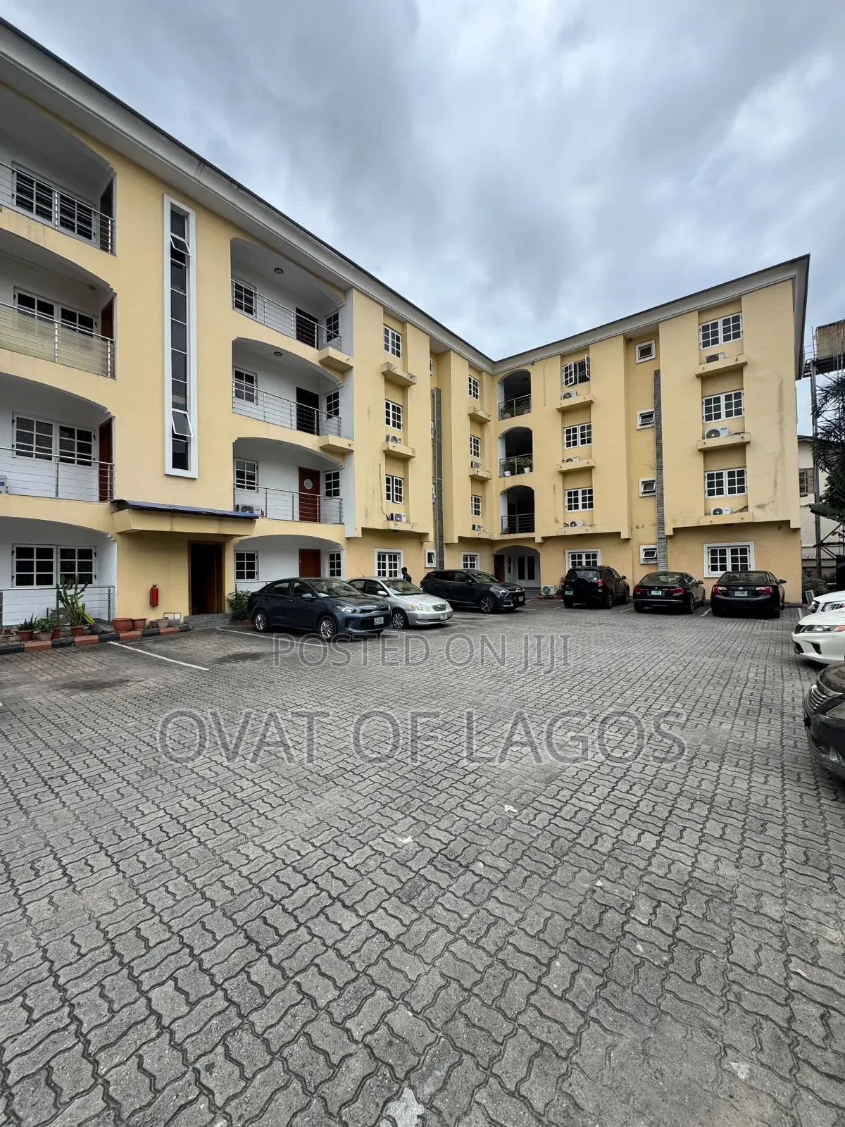 3bdrm Apartment in Lekki Phase 1 for rent