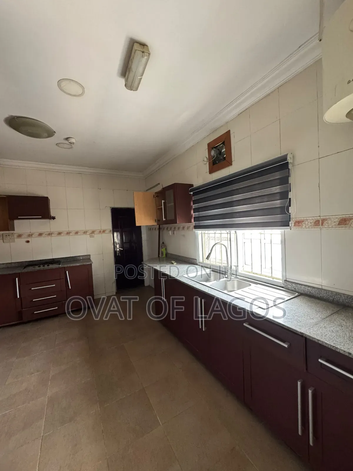 3bdrm Apartment in Lekki Phase 1 for rent