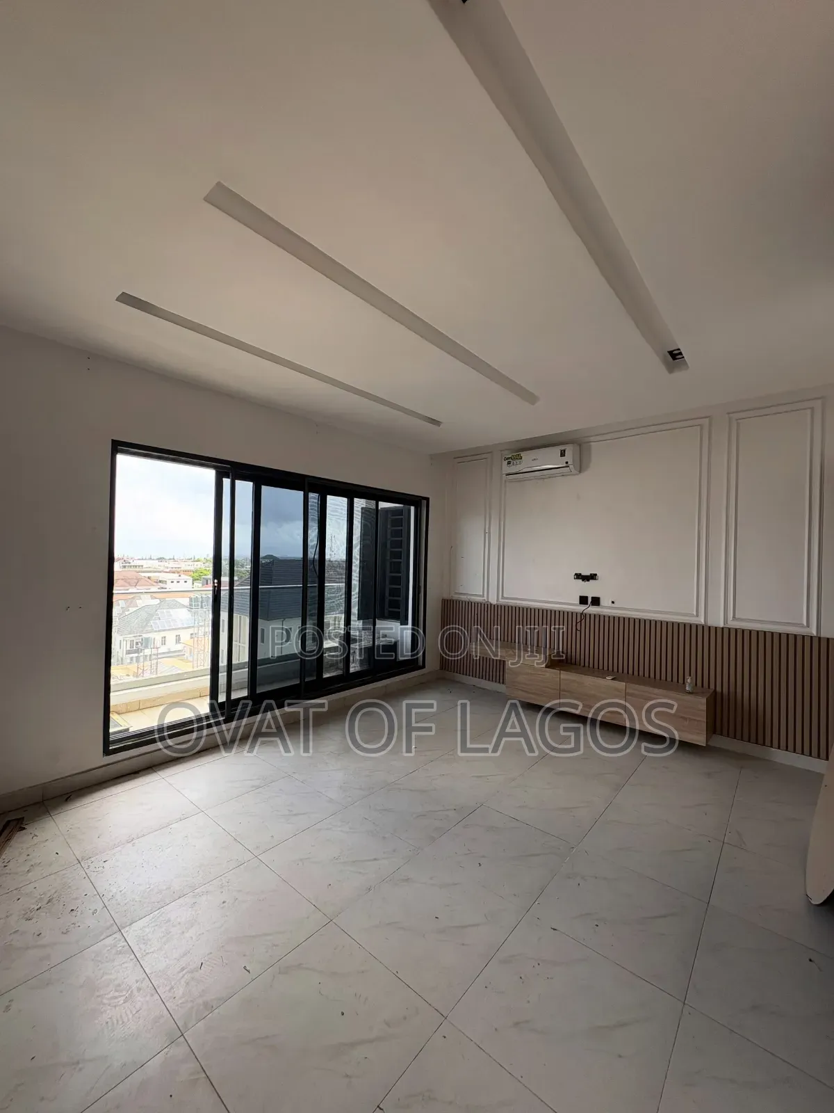 3bdrm Apartment in Lekki Phase 1 for rent