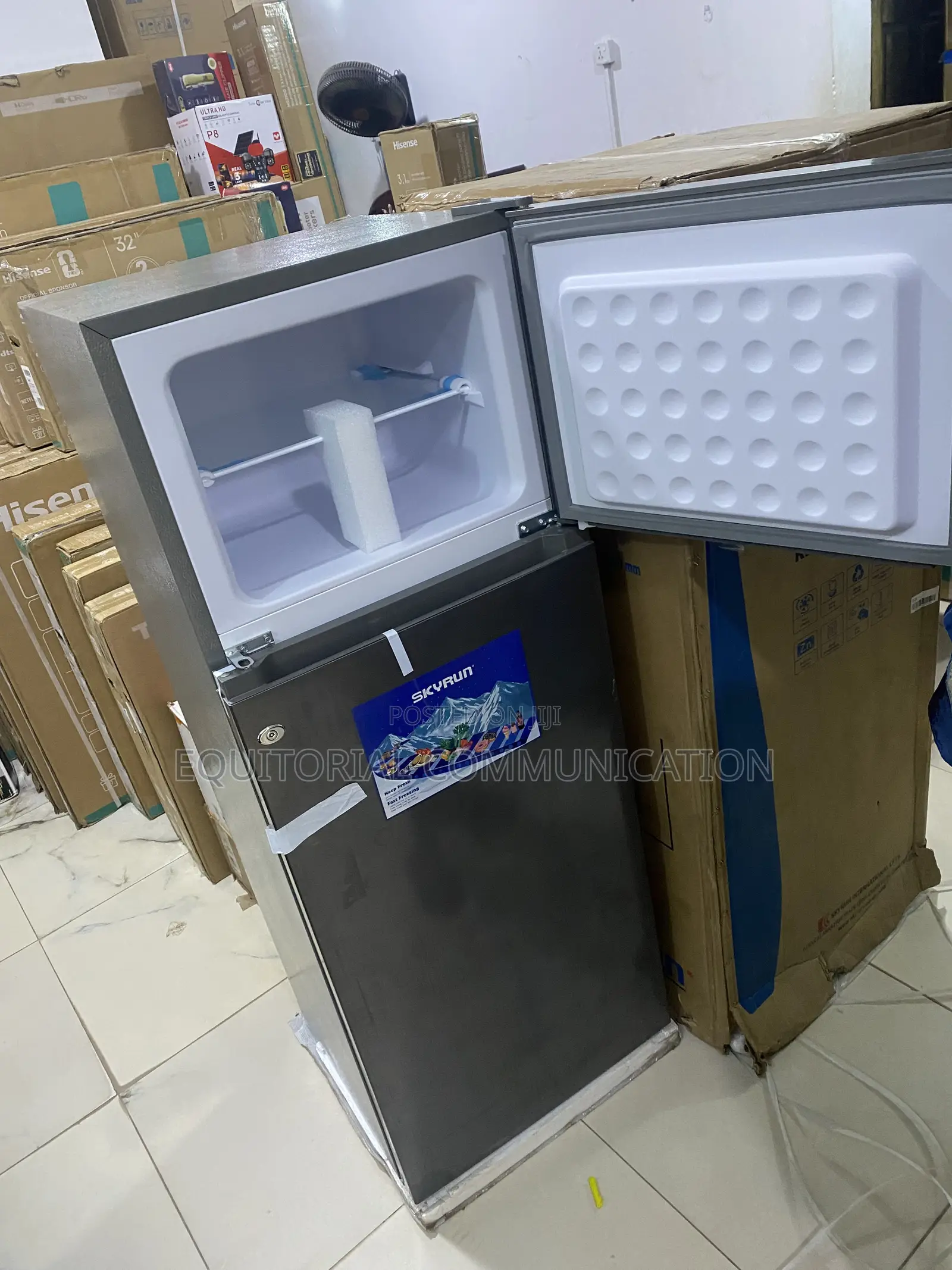 Skyrun BCD-200K 200L Freezer-Top Fridge