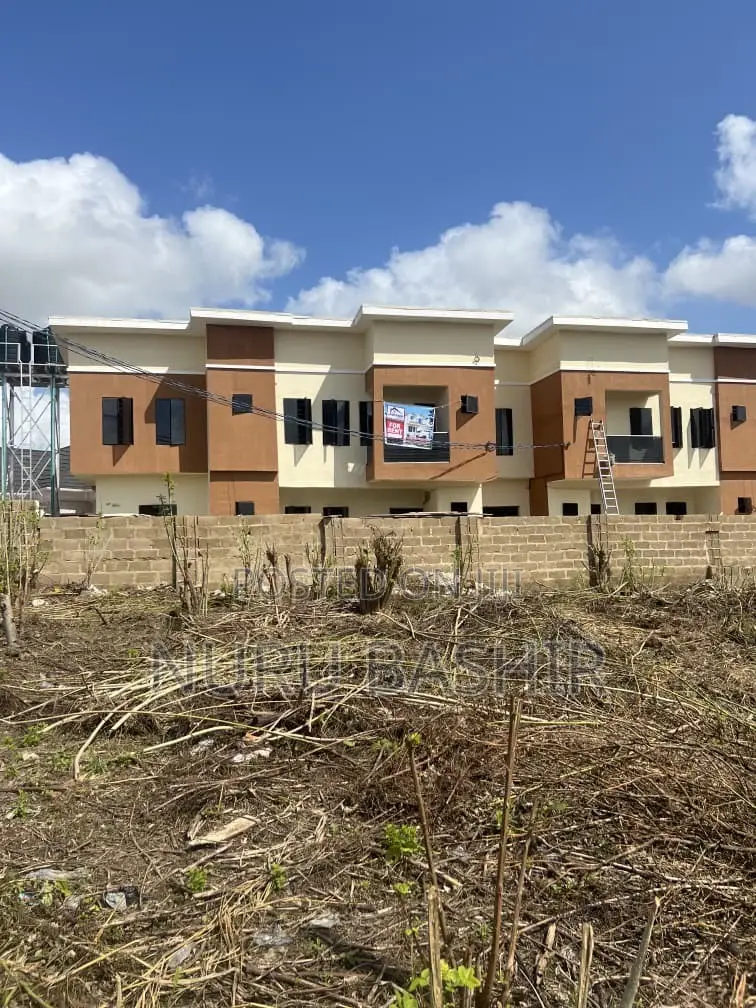 3bdrm Block of Flats in Elebu, Akala Express for rent