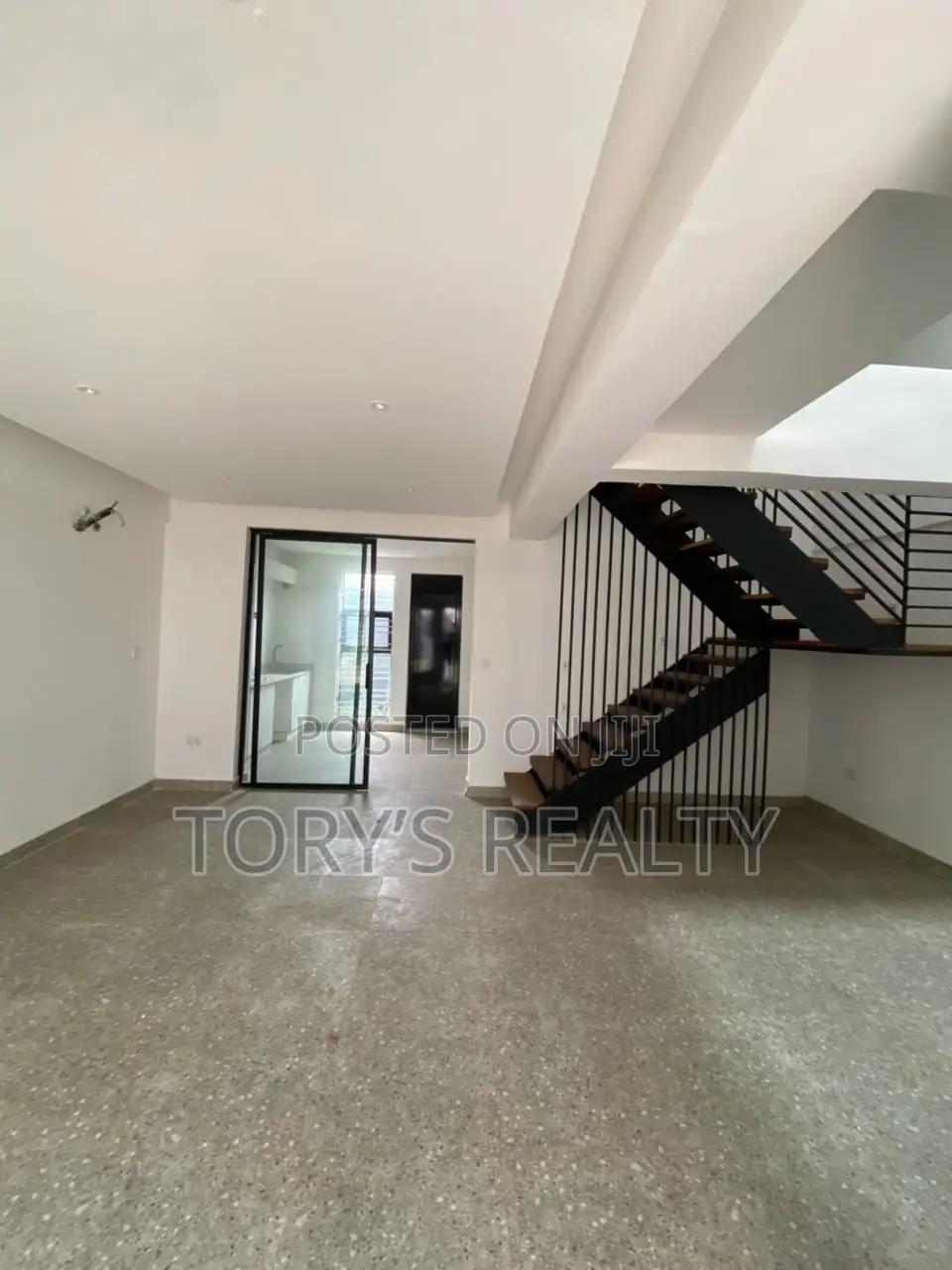 4bdrm Townhouse/Terrace in Ikate for sale