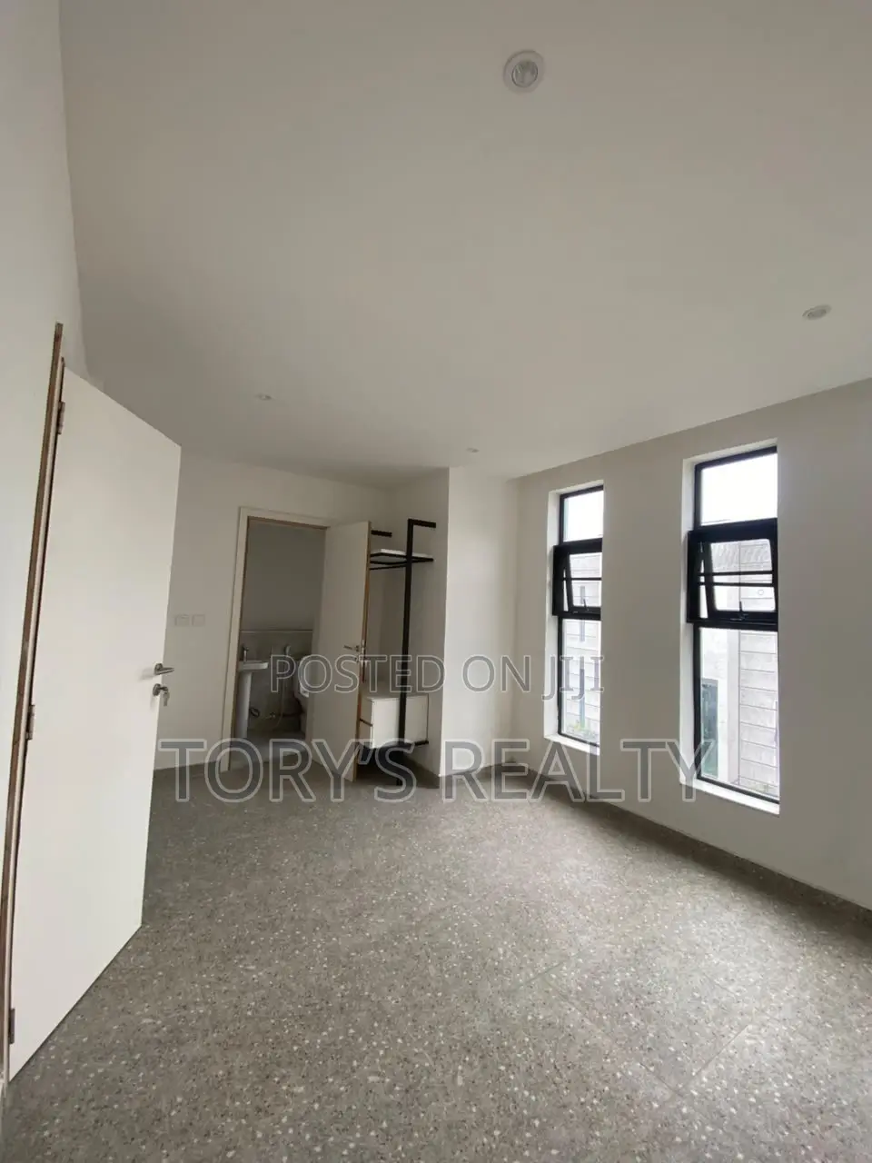 4bdrm Townhouse/Terrace in Ikate for sale