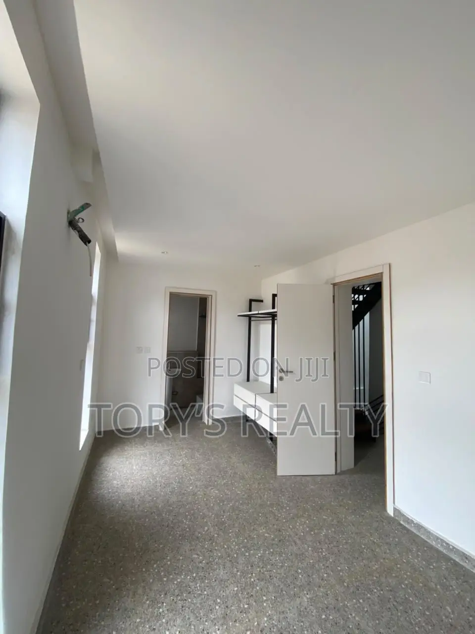4bdrm Townhouse/Terrace in Ikate for sale