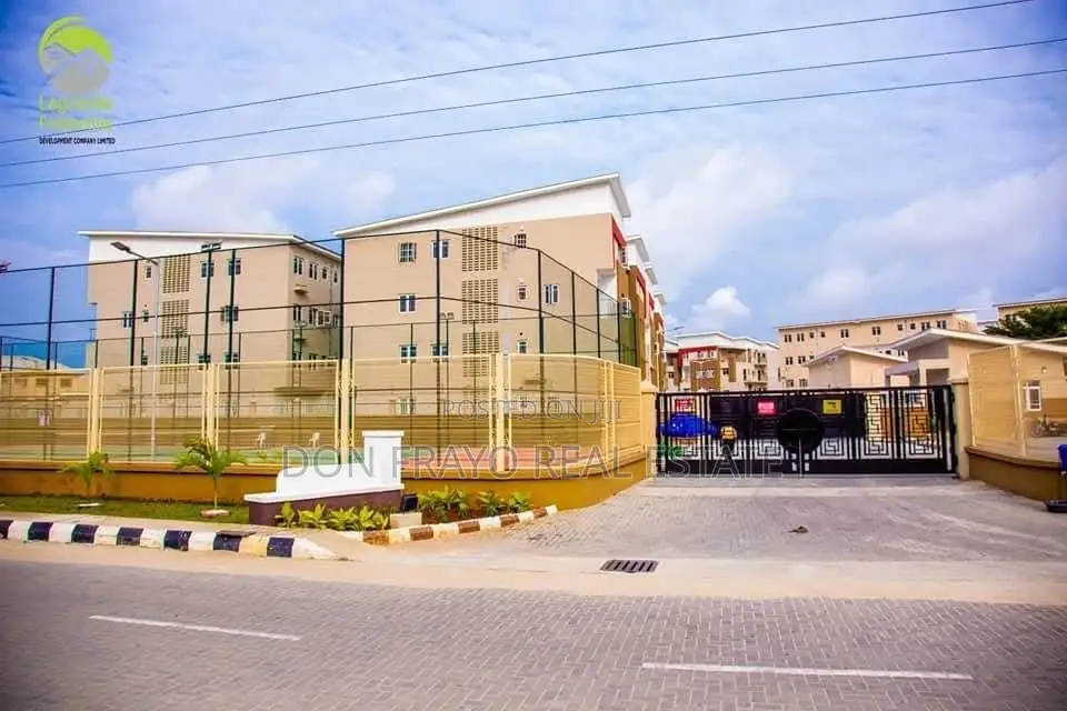 4bdrm Apartment in Lekki Phase 1 for sale