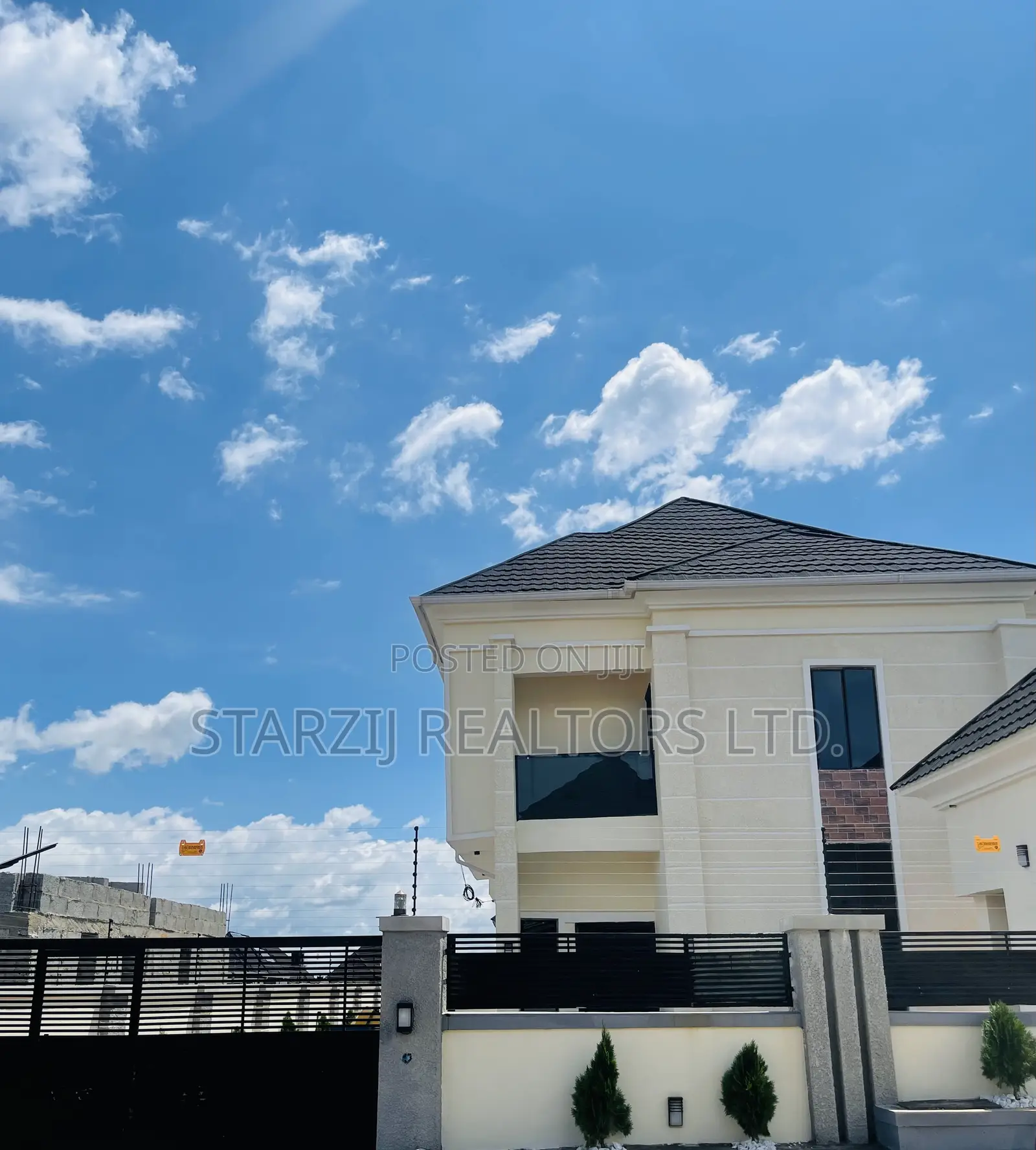 4bdrm Duplex in Karsana, Dape for sale