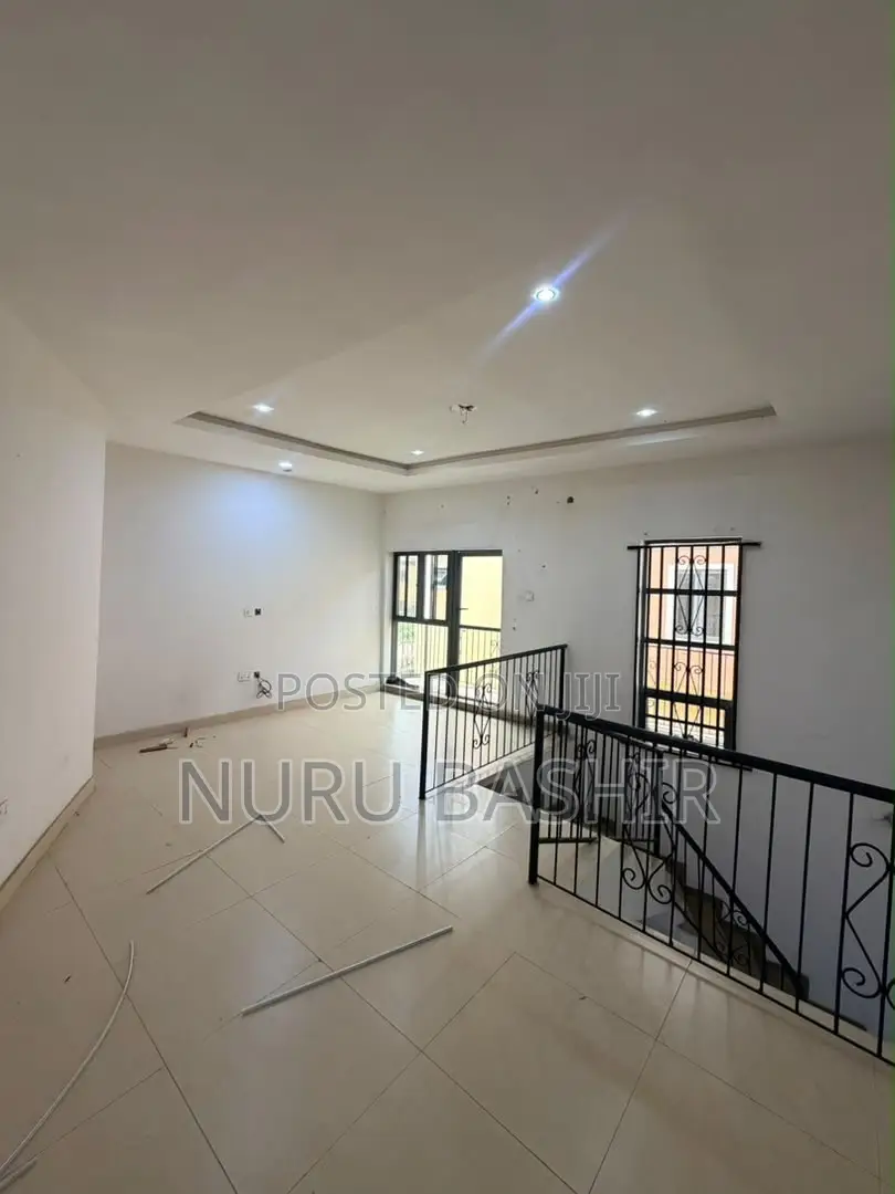 2bdrm Duplex in S&T, Jericho for rent