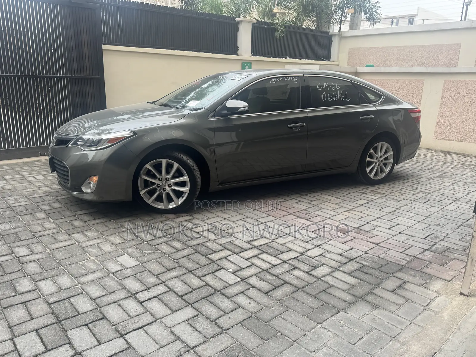 Toyota Avalon Limited Sedan FWD (3.5L 6cyl 6A) 2013 Green