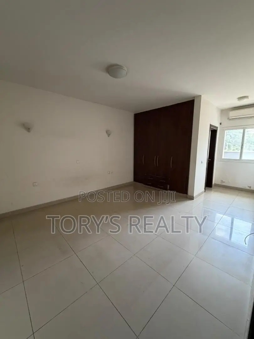 3bdrm Apartment in Gerard Road for rent