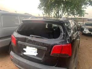 Kia Sorento 2012 Back Windscreen Glass Available & Installed at Chimatex