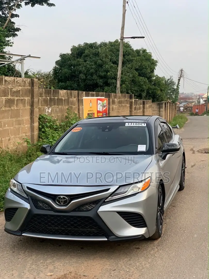 Toyota Camry XSE (2.5L 4cyl 8A) 2019 Silver