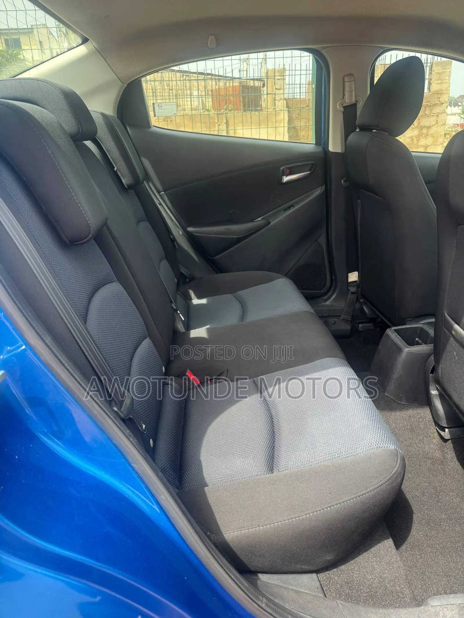 Toyota Yaris 2018 Blue