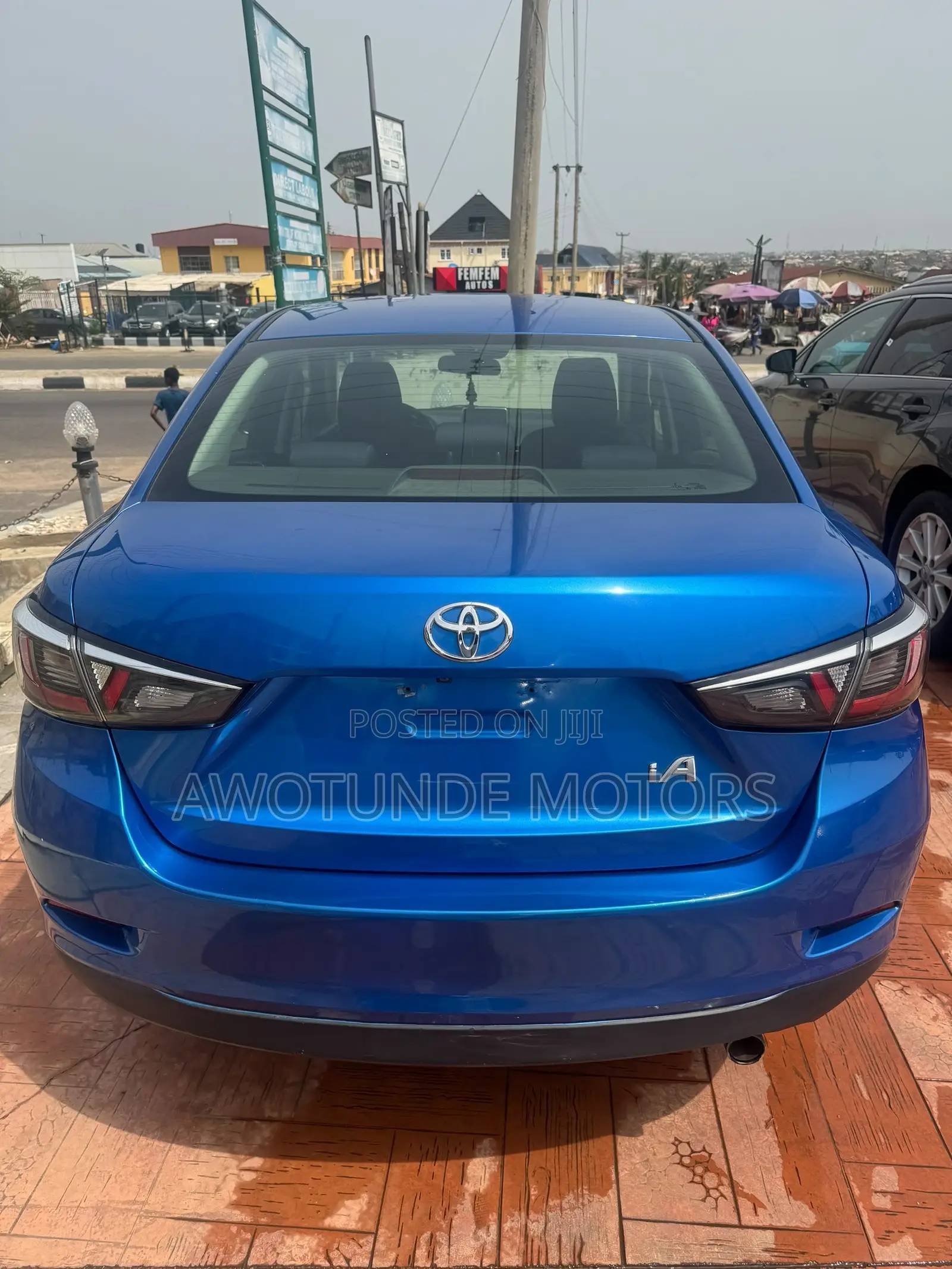 Toyota Yaris 2018 Blue