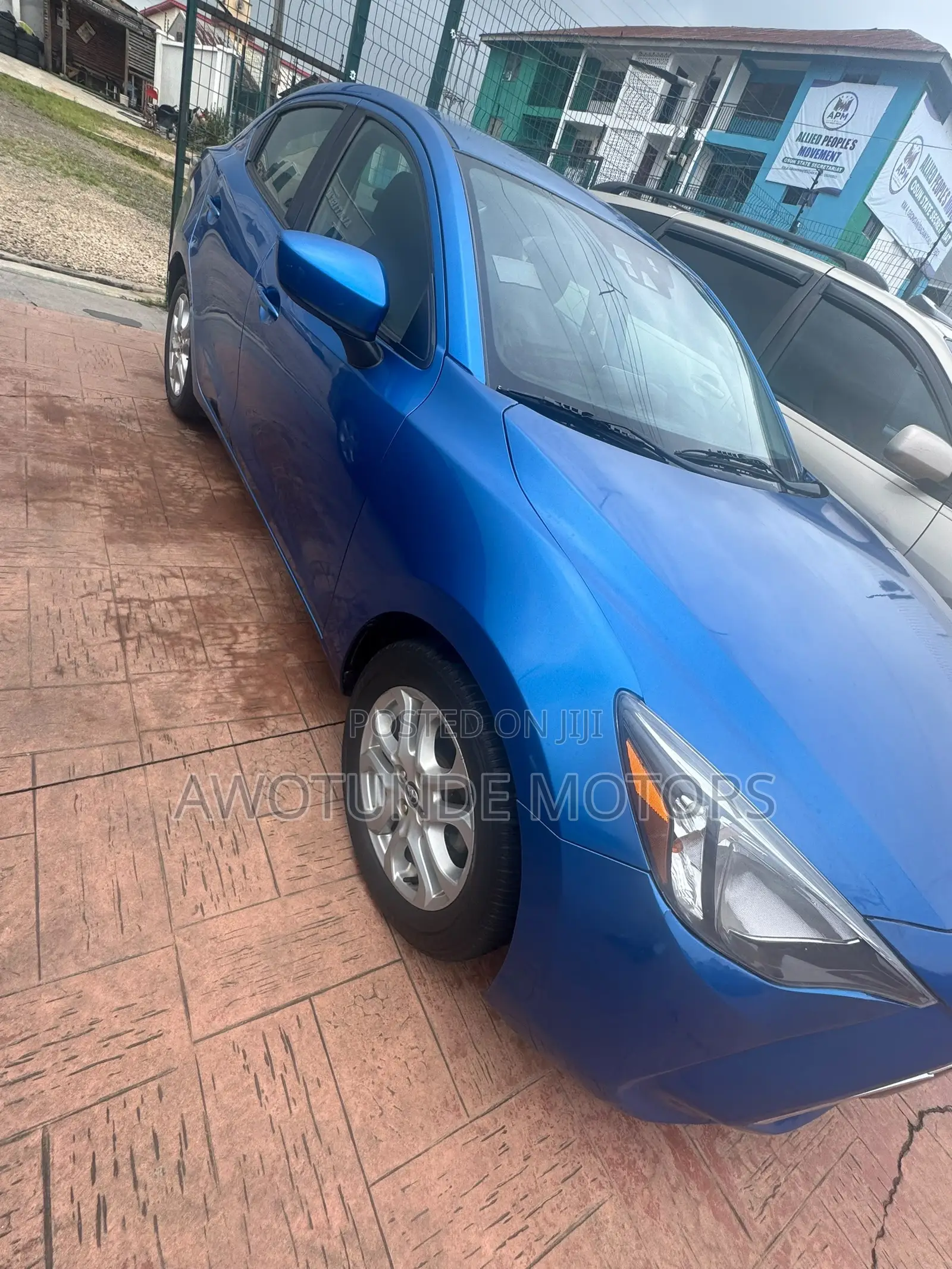 Toyota Yaris 2018 Blue