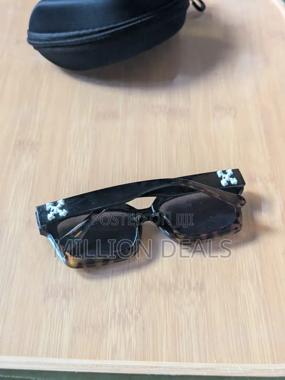 Skull Emblem Tortoiseshell Square Men's Sunglasses